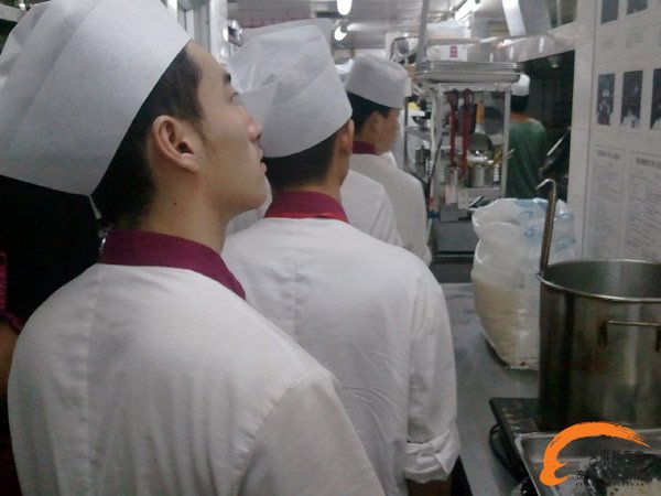 参观后厨