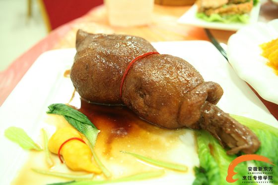 用美食收获成长 ——大厨精英13-9班毕业作品展