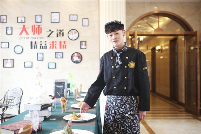 学西餐是去西餐厅当学徒好,还是去西餐培训学校好?