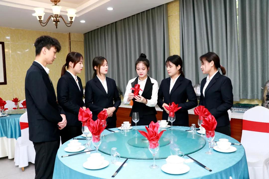 赢在起跑线,抢在就业前 | 来安徽新东方,抢跑2021年!