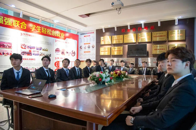 看过来!江苏小厨娘走进我校开展专场招聘会!