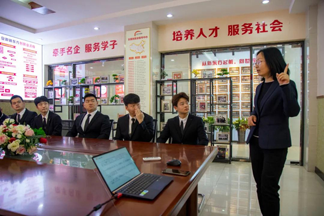 看过来!江苏小厨娘走进我校开展专场招聘会!