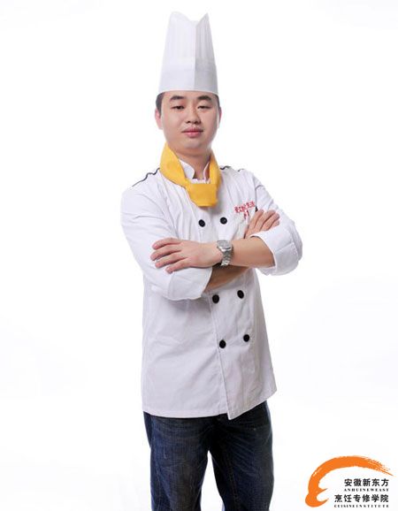 优秀毕业生韩正飞:从普通炉头到厨师长的飞跃
