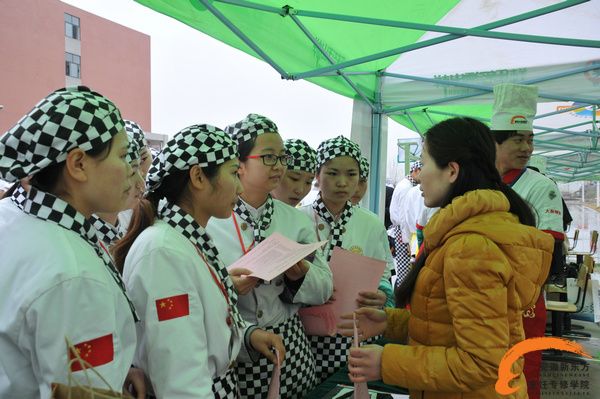 2015春季大型人才交流会暨校企合作签约仪式成功举办