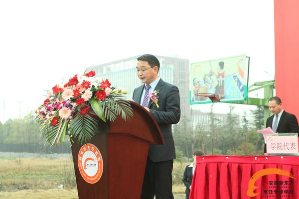2015春季大型人才交流会暨校企合作签约仪式成功举办