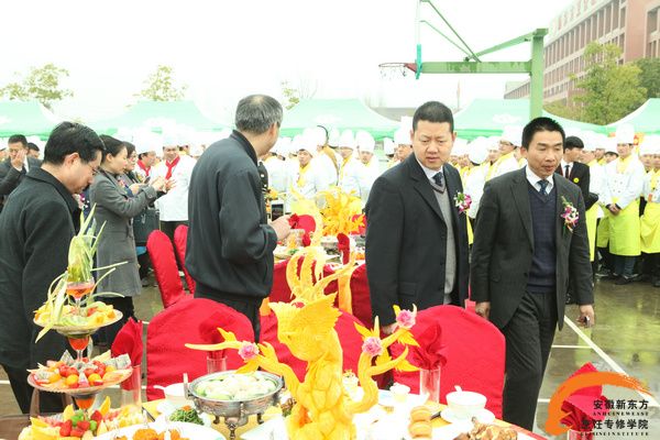 2015春季大型人才交流会暨校企合作签约仪式成功举办