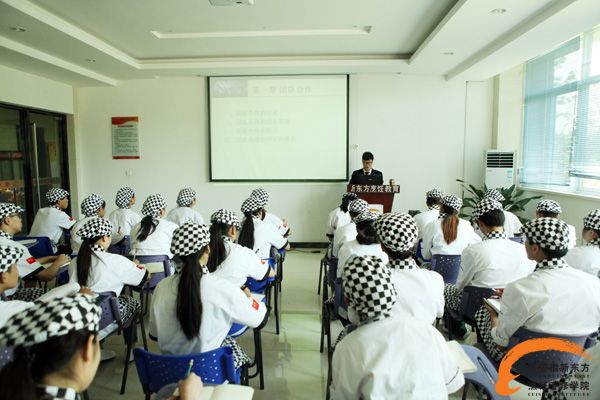 创就业指导课大赛:授就业技巧 促教学相长