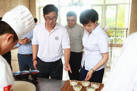 美国凯泽大学国际事务副校长杨湛君一行莅临我院考察交流