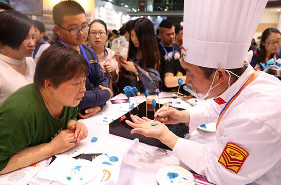 新东方烹饪教育强势登陆2017上海国际烘焙展