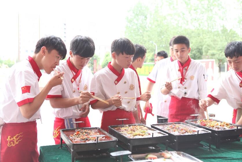 品鉴舌尖上的美味烤鱼——记安徽新东方炭烧烤鱼班阶段性考核