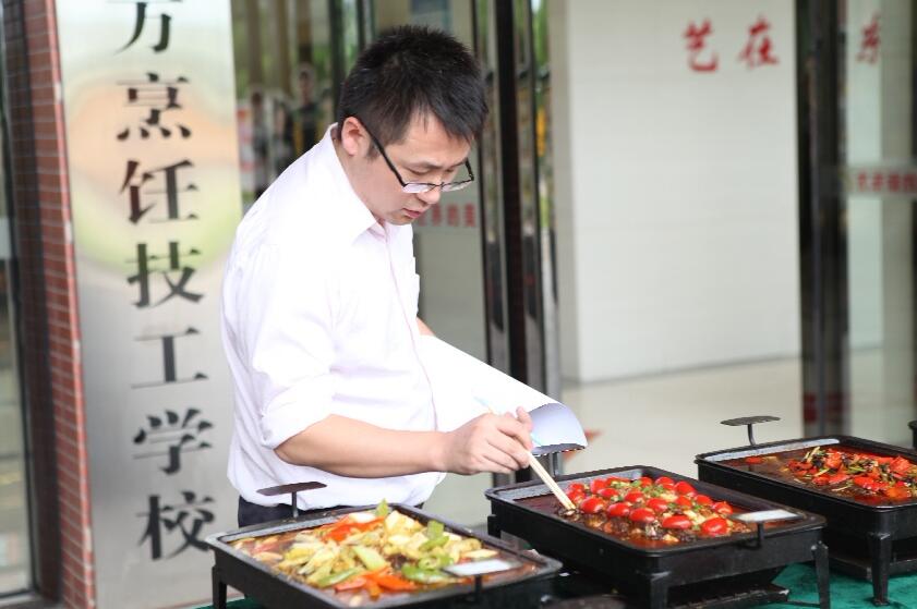 品鉴舌尖上的美味烤鱼——记安徽新东方炭烧烤鱼班阶段性考核