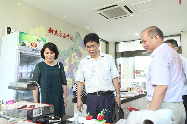 安徽省人社厅领导及技工教育专家莅临我校参观指导