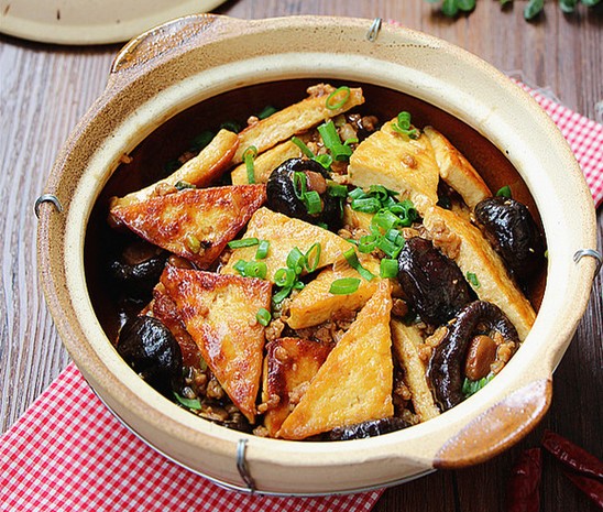 酱焖豆腐煲