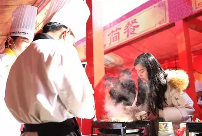 幸福味道30年 央视记者寻味新东方烹饪