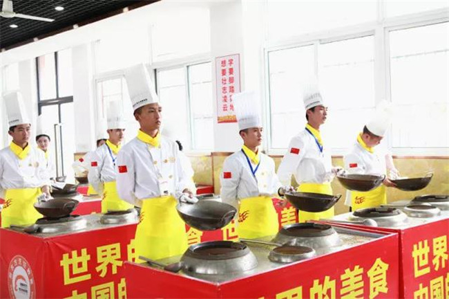 《上学吧,吃货们》上演厨艺大考验,引爆洪荒之力