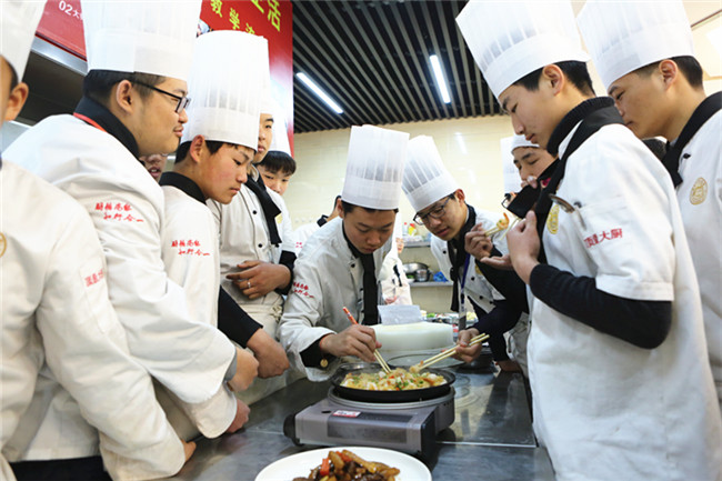 【名师大讲堂】同庆楼厨师长来院授课