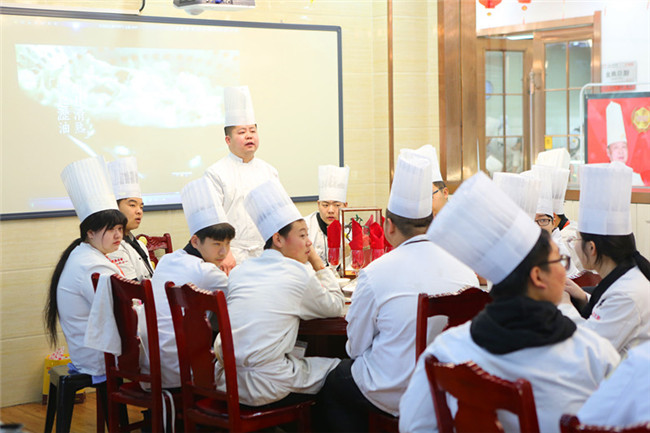 【名师大讲堂】同庆楼厨师长来院授课