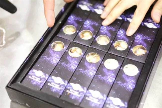 《上学吧,吃货们》主播遭遇彩虹炸弹 自制作品惊艳全场
