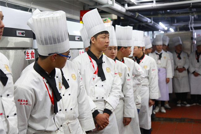 不一样的体验——安徽新东方学子走进酒店参观学习