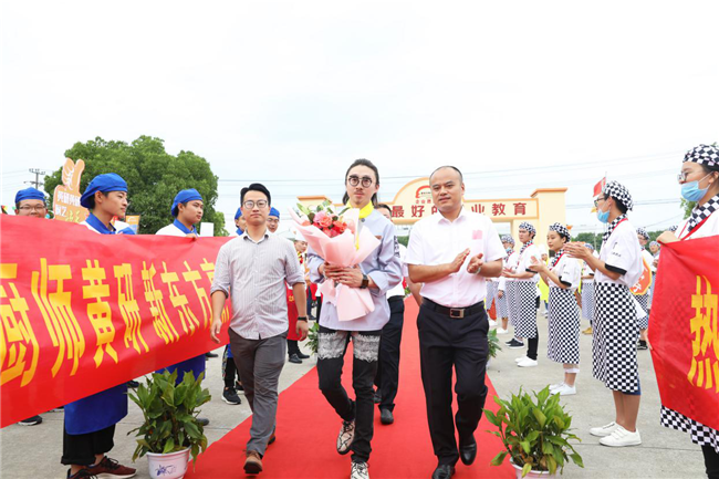 冰箱家族挑战新东方烹饪 你猜谁能更胜一筹?