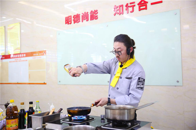 冰箱家族挑战新东方烹饪 你猜谁能更胜一筹?