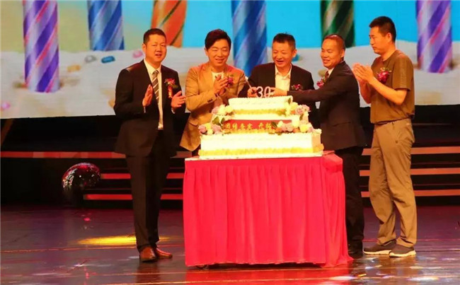 【以三十周年为契机,办百年烹饪名校】新东方烹饪教育三十周年盛典成功举办