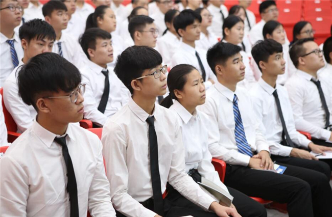 【名企招聘】华润万家又来我校进行专场招聘啦!