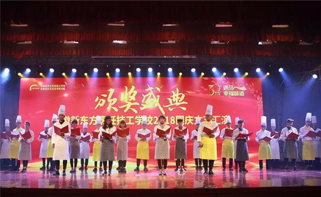 惊艳skr!这场国庆文艺汇演太走心了!