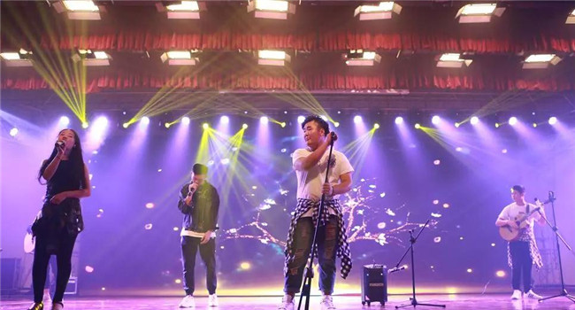 惊艳skr!这场国庆文艺汇演太走心了!