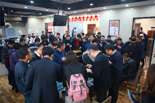 长江商学院DBA4班科技人文之旅走进安徽新东方参观交流