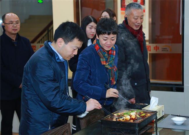 四川新津县领导一行莅临我校参观交流