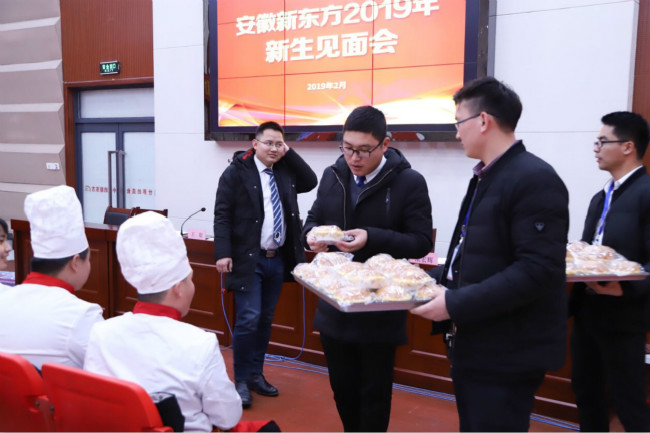好暖心!无比走心的新生见面会!