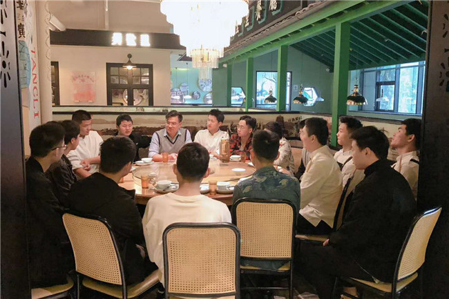 我校中餐专业老师回访成功毕业学子