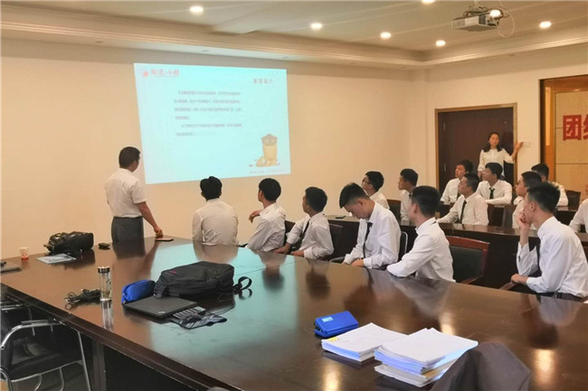 合肥虹泥集团来我校进行专场招聘