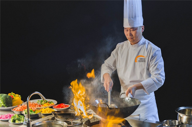 2019年前4月全国餐饮收入1.39万亿元!