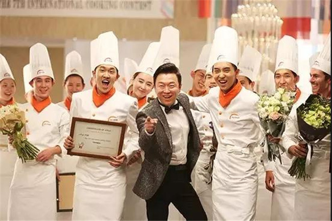 2019年前4月全国餐饮收入1.39万亿元!