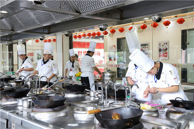我校联合合肥职工科技大学共同举办“少荃家宴”主题宴席设计大赛