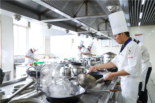 我校联合合肥职工科技大学共同举办“少荃家宴”主题宴席设计大赛