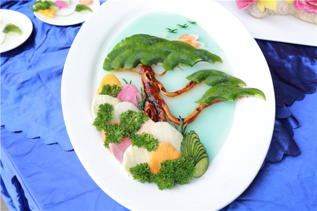 用食物作画——安徽新东方烹饪学校举行冷拼比赛