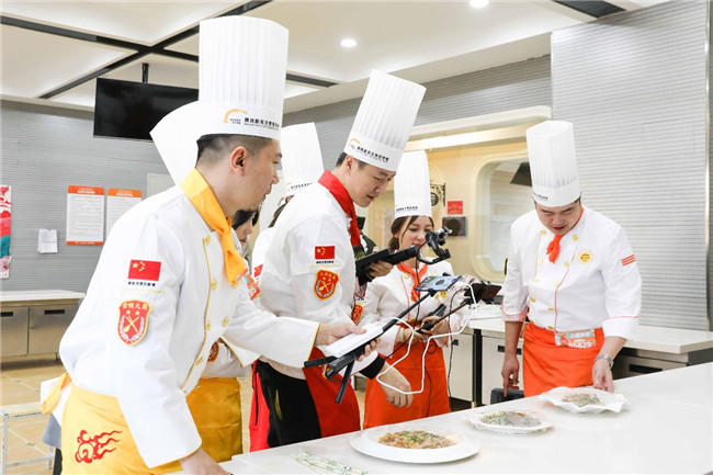 食之初体验:《长安十二食辰》舔屏瞬间回顾