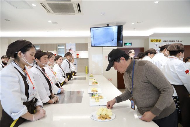 安徽新东方举行西式面点师资格证考试