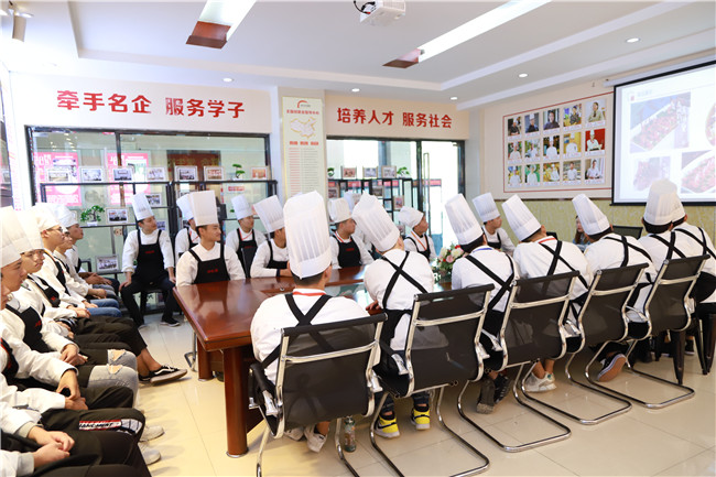 杭州青菁味觉餐饮管理有限公司前来我校进行专场招聘!