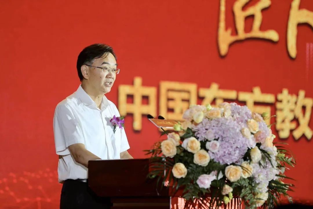 匠心引领 筑梦东方”——中国东方教育上市周年庆典暨“职教蓝皮书”发布仪式圆满结束