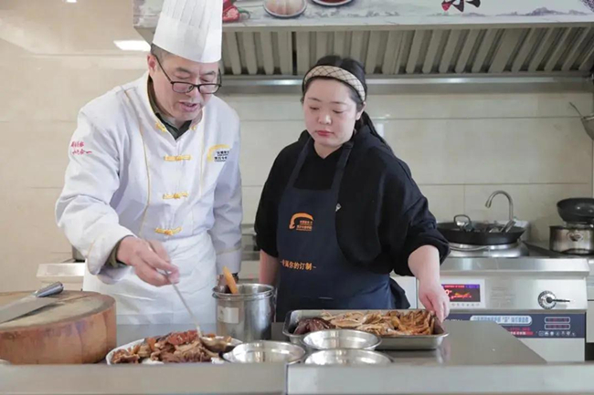 2021年餐饮创业该怎么做?满满干货让你白拿!