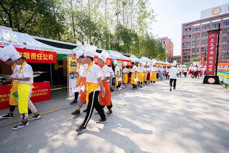 现在学烹饪技术还有前途吗?未来就业怎么样?