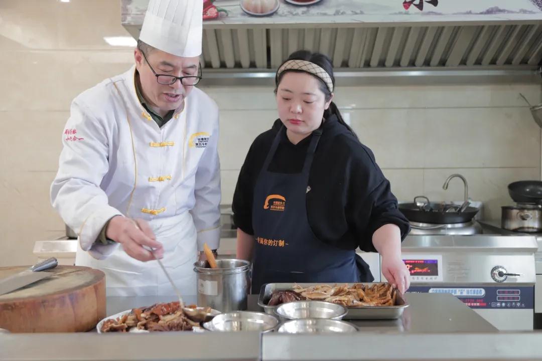 现在学烹饪技术还有前途吗?未来就业怎么样?