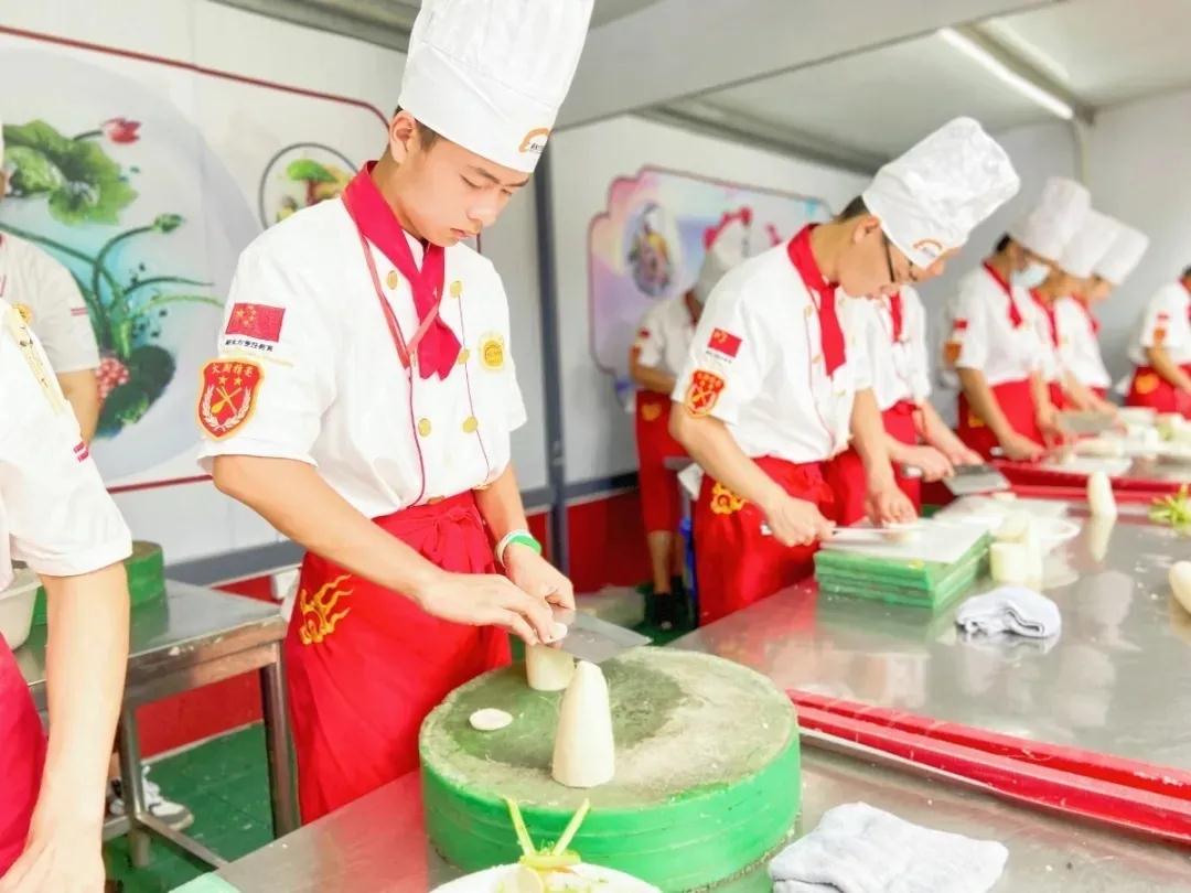 现在学烹饪技术还有前途吗?未来就业怎么样?