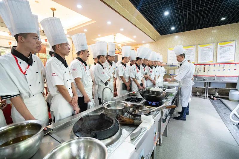 现在学烹饪技术还有前途吗?未来就业怎么样?