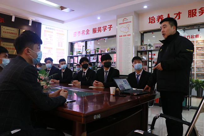 “岗”好你在,“职”等你来,捌佰里专场招聘会顺利举行!