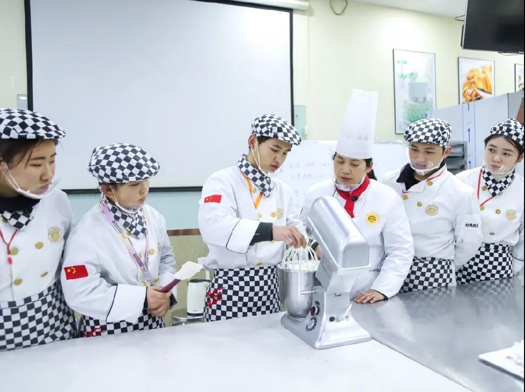 职业学校那么多,想学技术应该怎么选学校?